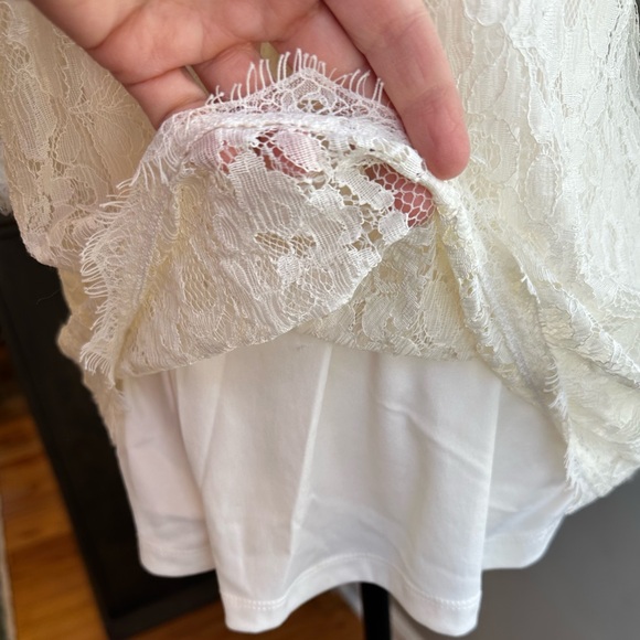 Motherhood Maternity Ivory lace 3/4 sleeve top size small - Picture 2 of 8